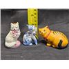 Image 2 : (3) Franklin Mint Curio Cabinet Cats