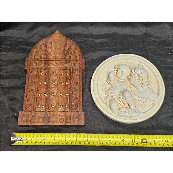 (2) Wall Plaques