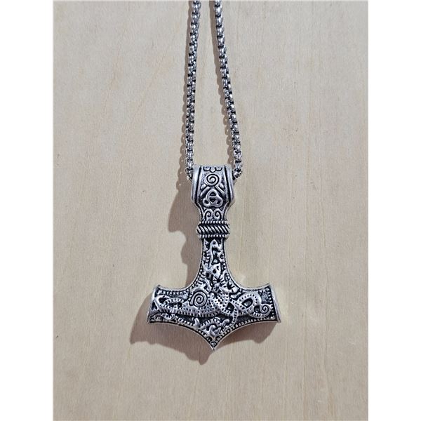 Norse/Viking pendant and chain (new)
