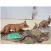 Image 3 : (2) Ceramic Fox + Rabbit Figures
