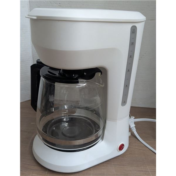 Coffee maker with pot, "works"
