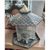 Image 2 : Assorted bird feeders