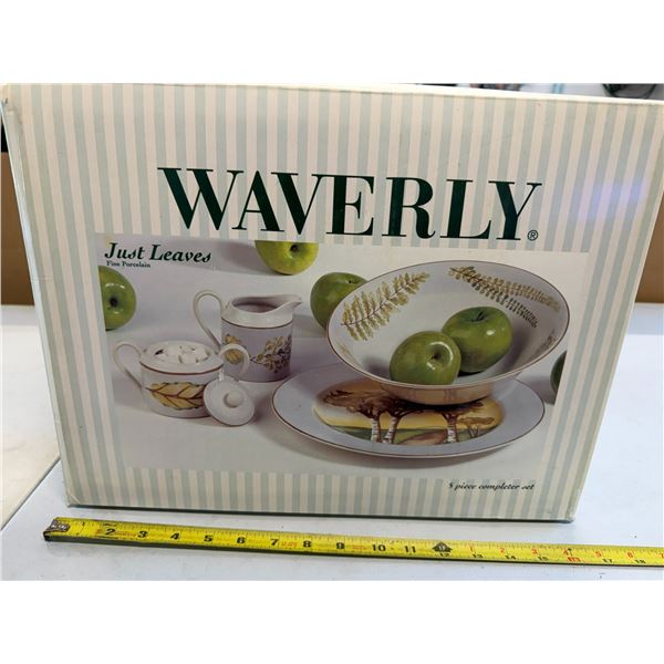 Waverly Service Pieces
