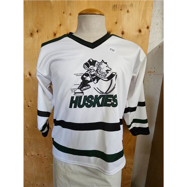 U of S Huskies Hockey Jersey - Youth Size L