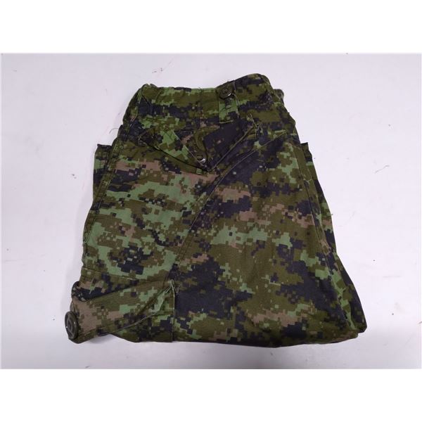Military Camo Combat Pants (30” Waist Size)