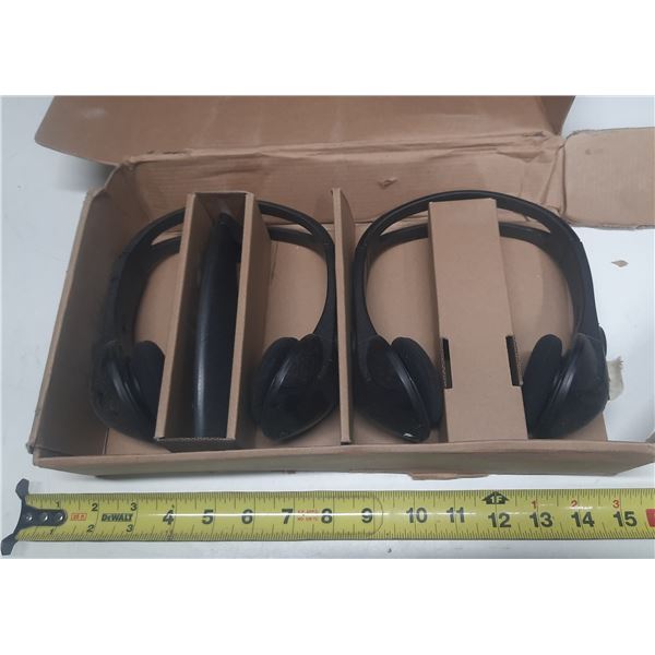 Two Headphones With Remote for Chev Truck. (Look Like New and Untested)