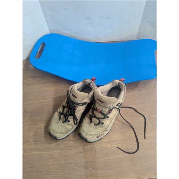 Size 9 hiking shoes with simply fit balance board
