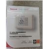 Image 2 : Digital thermostat with thermometer/clock
