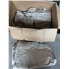 Image 1 : 2 Canvas painters drop clothes