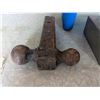 Image 3 : Mixed vehicle accessories lot, solid hitch, mini space heater, etc.