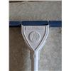Image 2 : 2 bee mops with new curtain rods