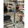 Image 6 : Merchandise Rack