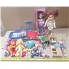 Image 1 : Lot of assorted dolls.