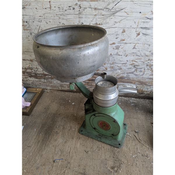 Vintage Massey cream seperator, not original bowl