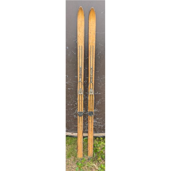Vintage wood/aluminum skis, 75"