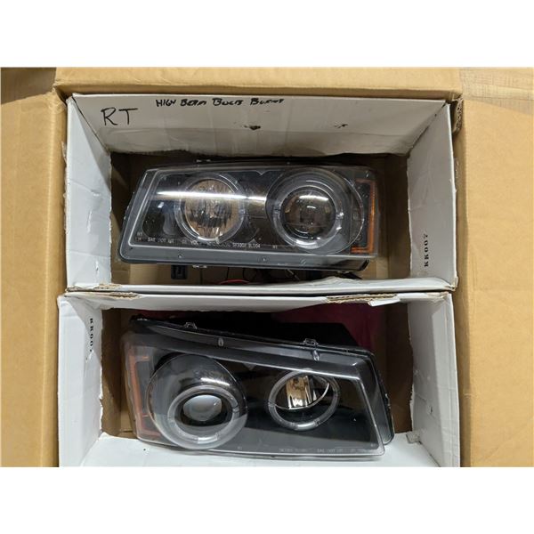 2 headlight assemblies, '06 Chevy Silverado