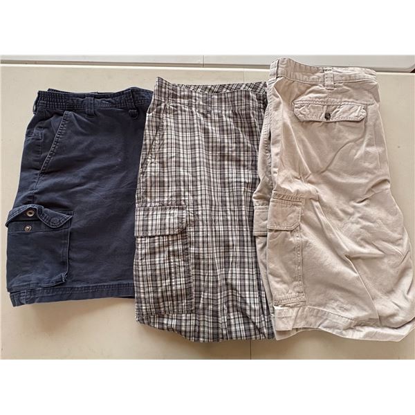 (3) Men's Cargo Shorts - Cream 2XL, Navy 3XL, Plaid 2XL.