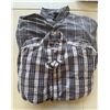 Image 1 : (2) Button Up Short Sleeves Shirt - (1) Dickies 3XL and (1) George Classic 2XL.