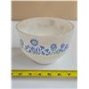 Image 4 : (3) Cornflower Pattern Federal Glass Milk Glass