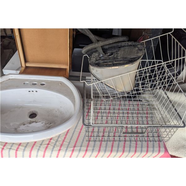 Mixed lot, air pump, freezer baskets, 24x18" oval sink