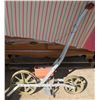 Image 1 : Vintage Garden Seeder
