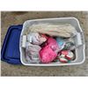 Image 1 : 22g Rubbermaid Tote w/ Rug Hooking Yarn/Supplies