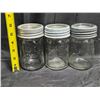 Image 2 : (5) Vintage Glass Mason Jars w/ (4) Glass Lids
