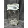 Image 7 : (5) Vintage Glass Mason Jars w/ (4) Glass Lids