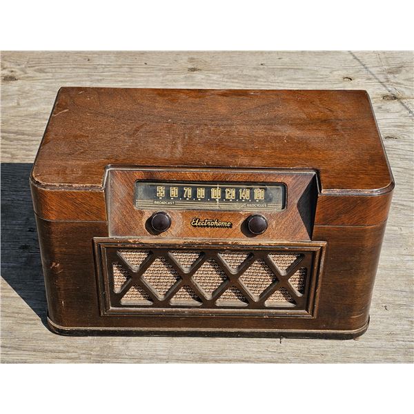 Vintage Radio (for Décor or Parts)