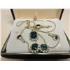 Image 2 : Vendome Gold Tone Jewelry Set (emerald green)