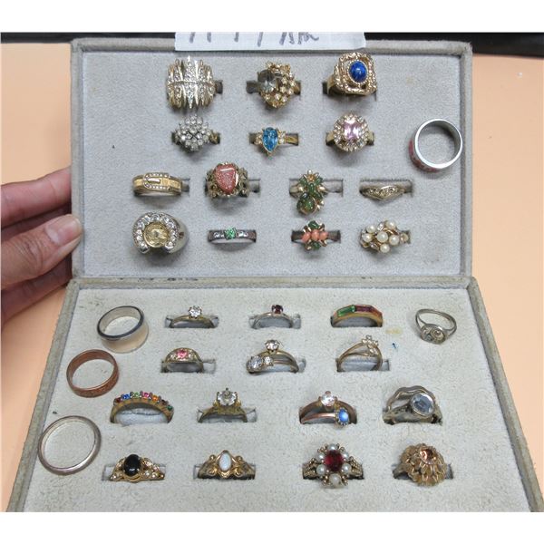 Lot of Fashion Rings
