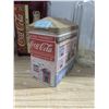 Image 5 : Vintage Coca-Cola tins with two glass milk bottles