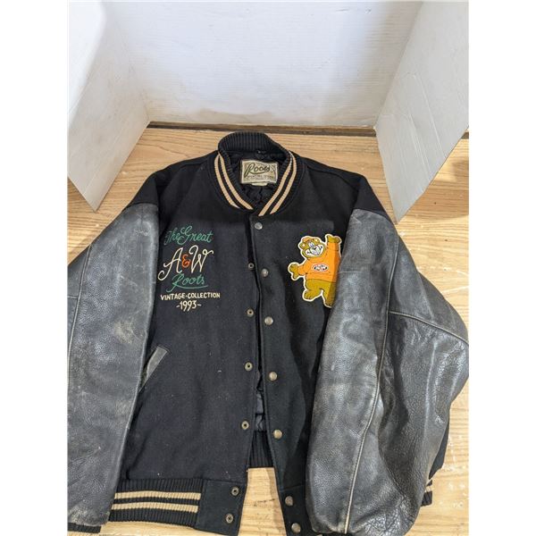 Vintage size L- A&W leather sleeve jacket