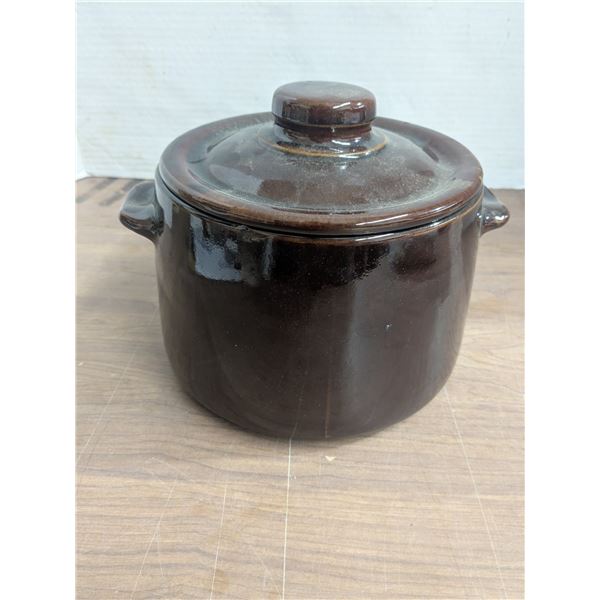 Small crock, 7" diameter, 5" tall