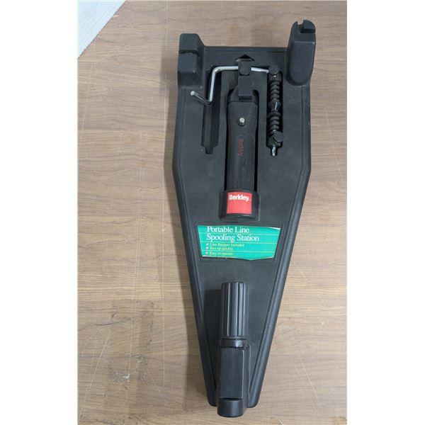 Fishing line spooling station