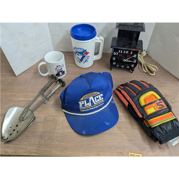 Mixed lot- decor and collectibles