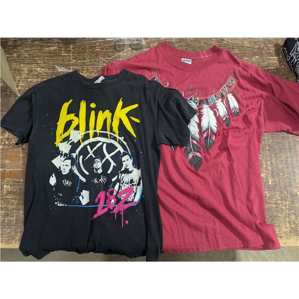 size M Blink 182 shirt with feather pattern shirt, XL