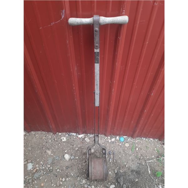 Antique Little Giant Floor Scraper was manufactured by the Hurley Machine Co., Ltd. in Toronto, Cana