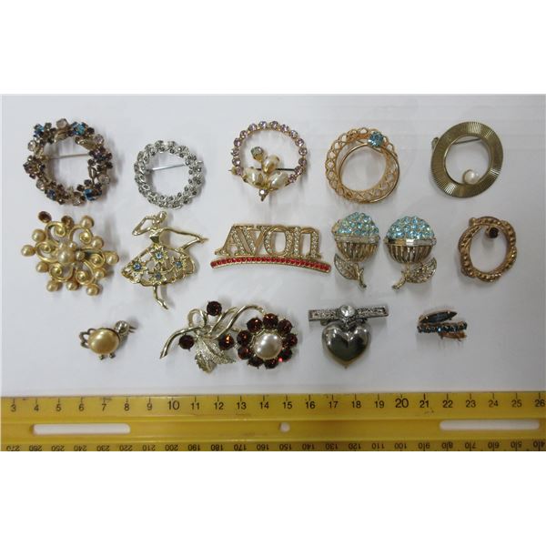 Lot of Brooches