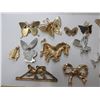 Image 7 : Lot of Brooches