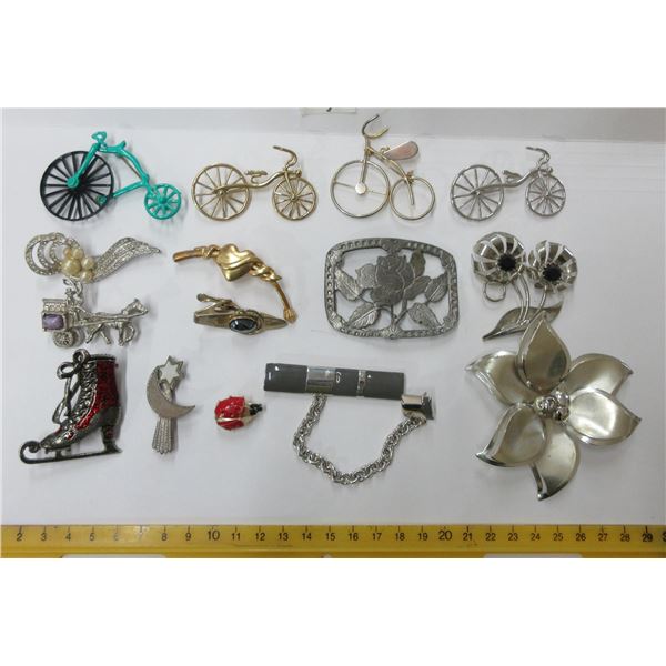 Lot of Brooches