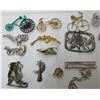 Image 7 : Lot of Brooches