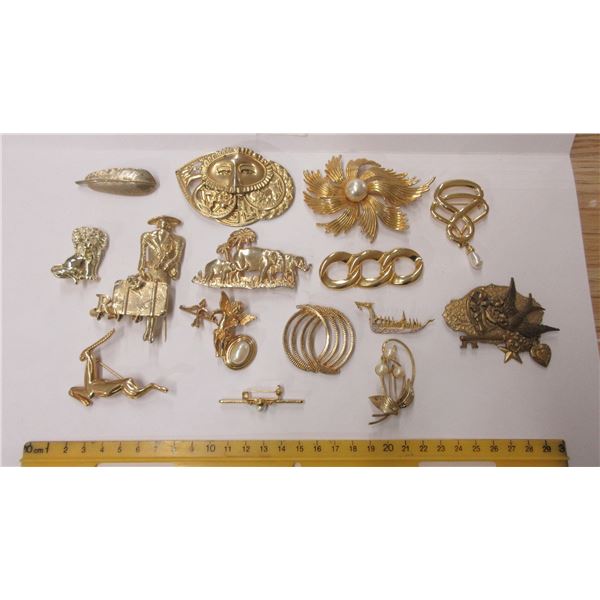 Lot of Brooches
