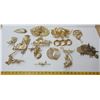 Image 6 : Lot of Brooches