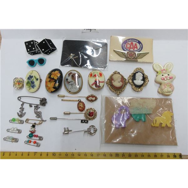 Lot of Brooches
