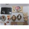 Image 3 : Lot of Brooches