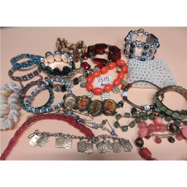 Lot of Fashion Bracelet