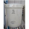 Image 1 : *Cracked* 3 gallon medalta crock, *see photos*