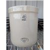 Image 1 : *Cracked*4 gallon medalta crock, *see photos*