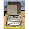 Image 1 : Vintage Cole Steele Typewriter